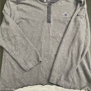 Grey Dallas Cowboys long sleeve sleeve shirt. Nike NFL Tram Apparel